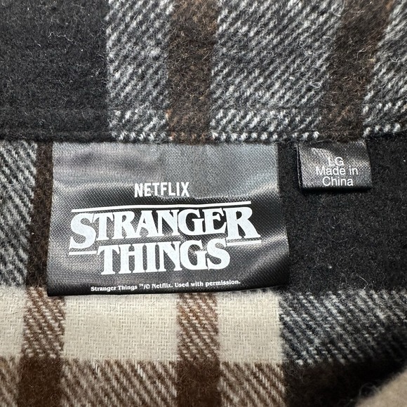 Stranger Things Shacket Women's L Wool Blend Black Brown Plaid Oversized NWT - Picture 4 of 12